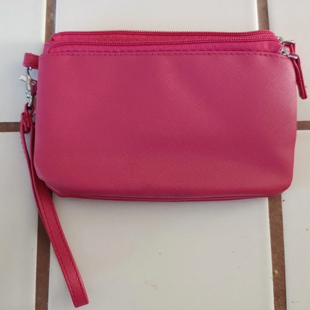 Safekeeper wristlet, dark pink. NEW - Picture 1 of 5